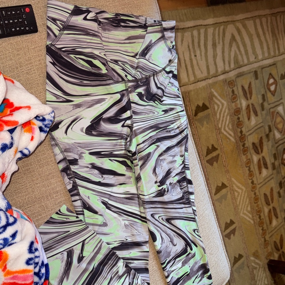 Lululemon Vibrant Swirl Pattern Leggings
